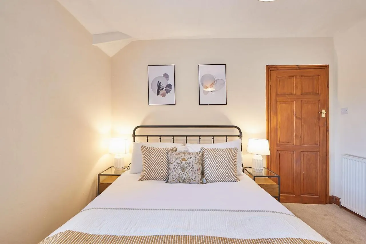 Host & Stay - Blue Sky Cottage Whitby 0*,